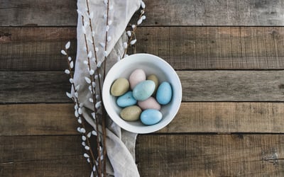 Comment porter les couleurs pastel après 40 ans ?