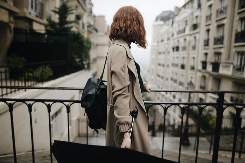 Mode et féminité : comment s’affirmer avec style en toutes saisons